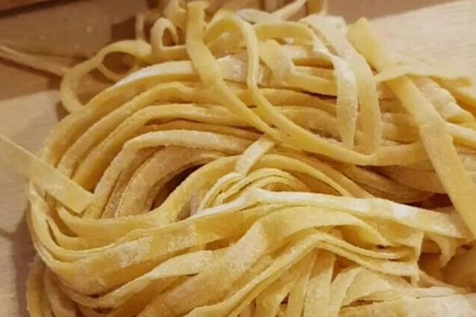 3 in 1 Cooking Class near Navona: Fettuccine, Ravioli & Tiramisu - Ravioli time: filling, shaping, and butter-sage sauce