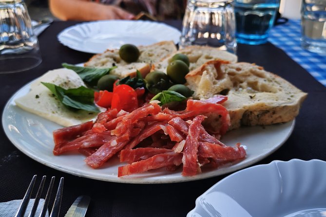 Authentic Pizza Making Class in Naples with Appetizers and Drink - Eating Your Pizza: The Payoff (and What to Notice)
