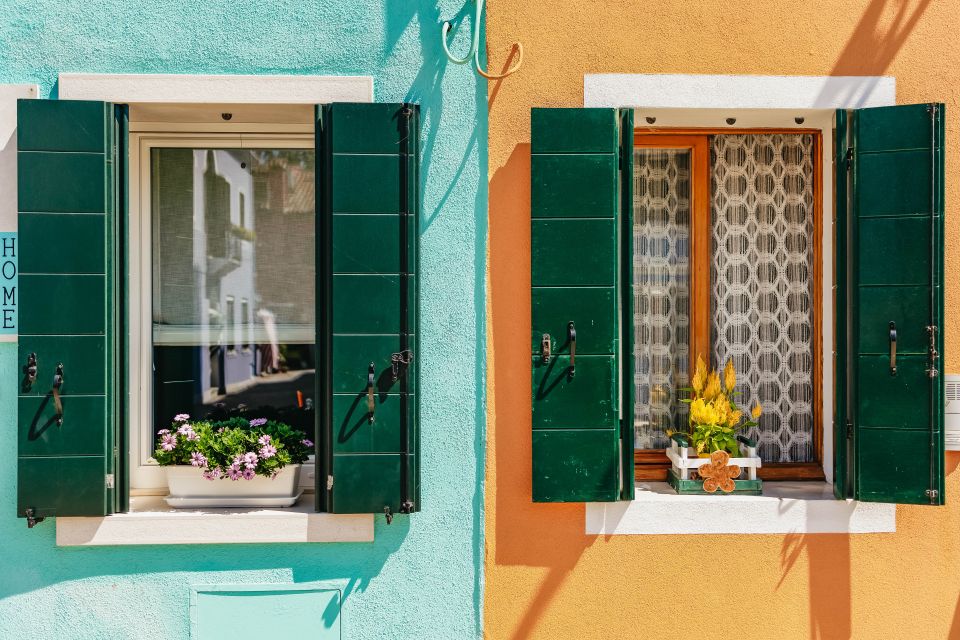 Boat Trip: Glimpse of Murano, Torcello & Burano Islands - On-board commentary and comfort: small choices that matter