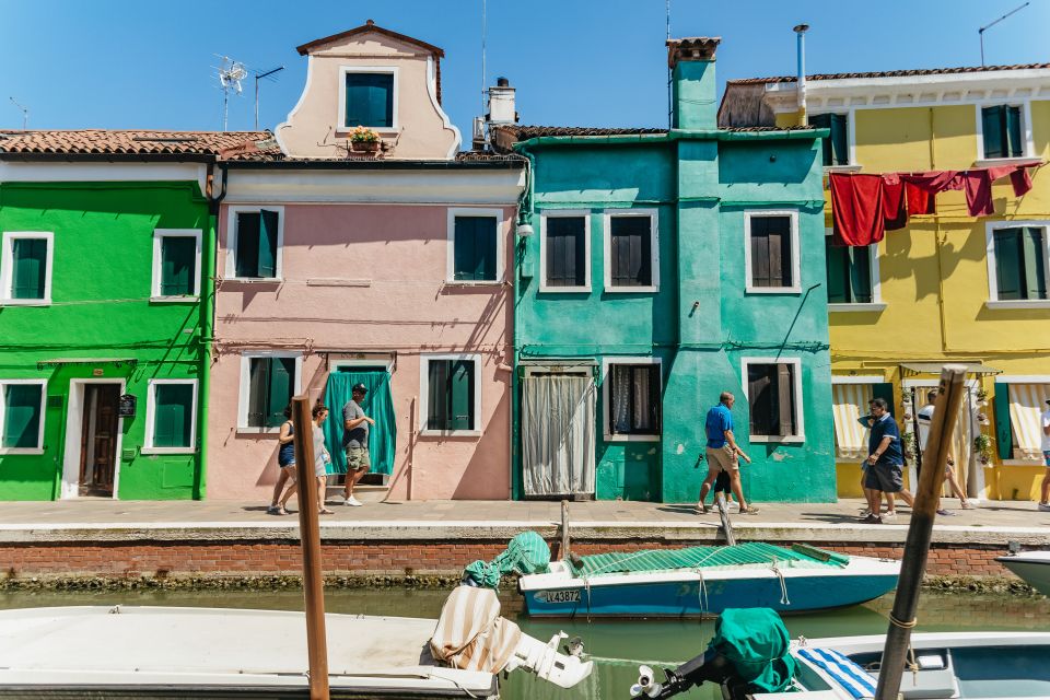 Boat Trip: Glimpse of Murano, Torcello & Burano Islands - Murano glass factory: the stop that gives you the real story