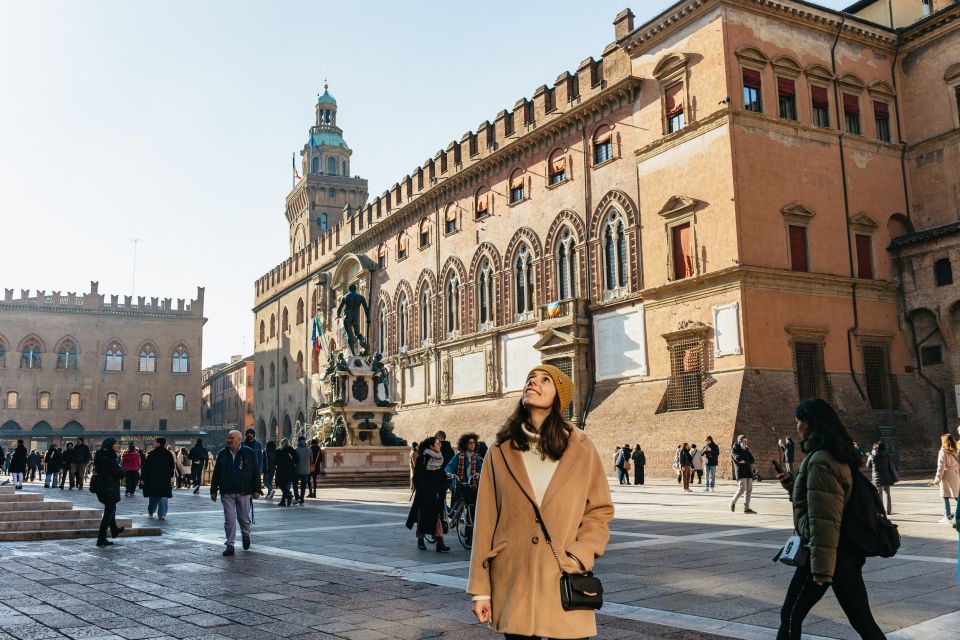 Bologna: City Center Walking Tour - Pace, group size, and hearing the guide in crowds