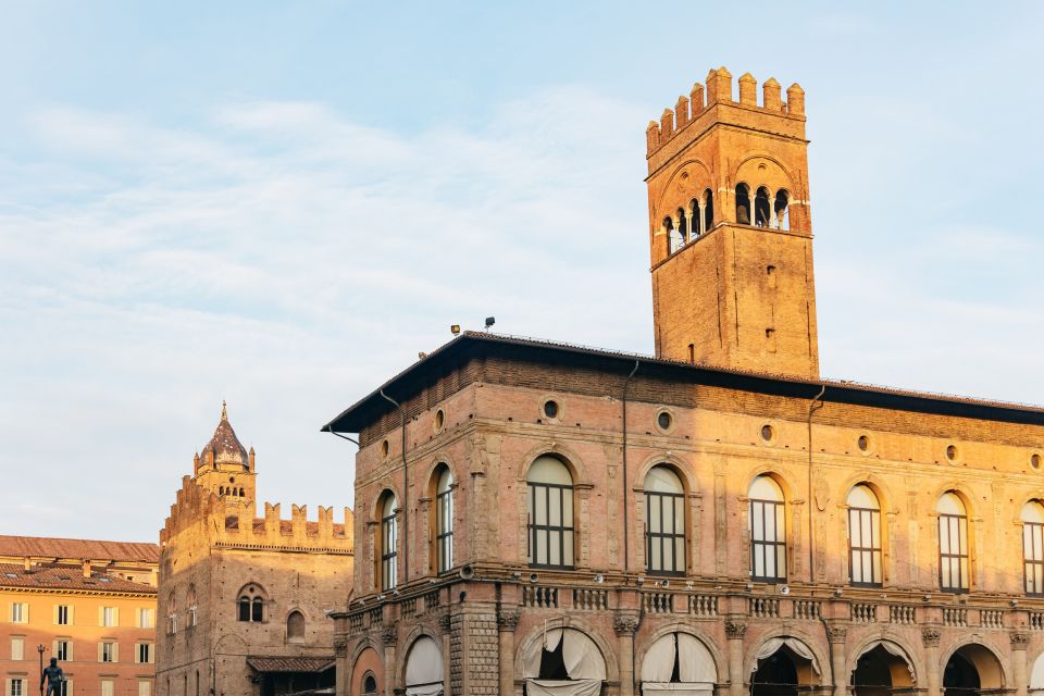 Bologna: City Center Walking Tour - Palazzo d’Accursio and Piazza Maggiore: the city’s public face