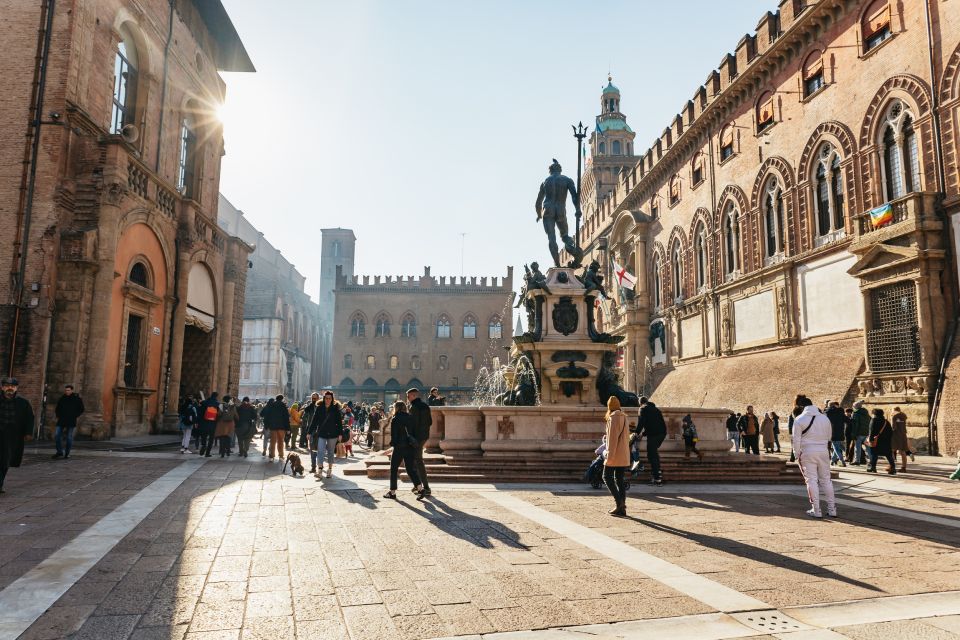 Bologna: City Center Walking Tour - Quadrilatero Market and Piazza della Mercanzia: food culture with historical framing