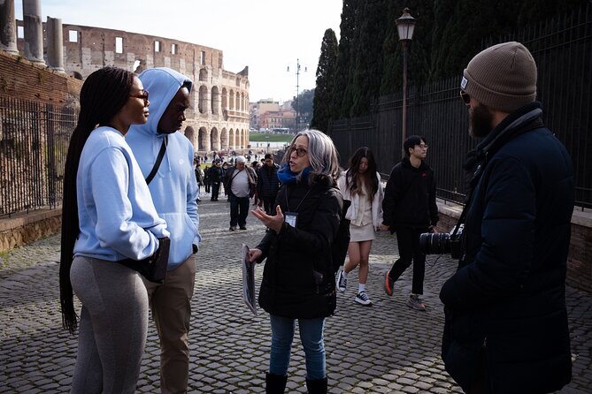 Colosseum, Roman Forum & Palatine Hill Guided Tour - Audio headsets and official guiding: how they help in real crowds