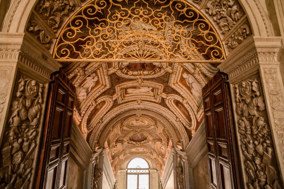 Doge's Palace & St. Mark's Basilica with Terrace Access Tour - The Doge’s Palace: political power you can walk through