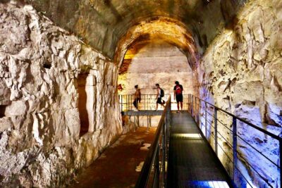 Expert Guided Tour of Colosseum Arena OR Underground, and Forum - Hearing Your Guide Clearly With Headsets