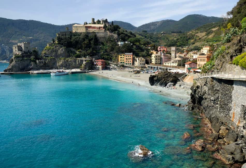 Florence: Cinque Terre Day Trip with Optional Hike - Corniglia to Vernazza hike: 3.2 km of views (and real stairs)