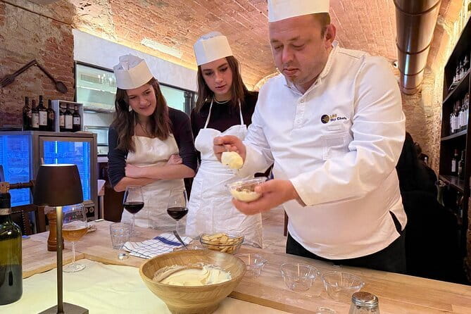 Florence: Pasta & Tiramisu Cooking Class with Unlimited Wine - Key highlights worth your time