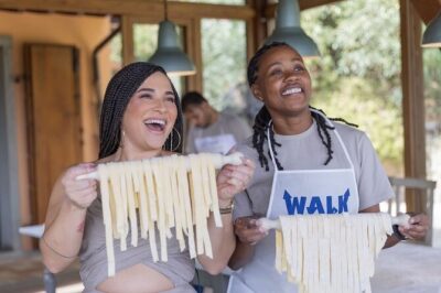 Florence Pizza or Pasta Class with Gelato Making at a Tuscan Farm - The scenic stops: Piazzale Michelangelo and Casa Chianti Classico in context