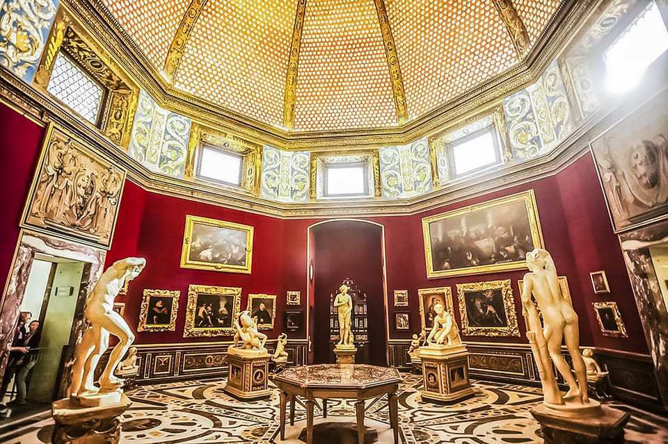 Florence: Skip-The-Line Uffizi Gallery Timed Entry Ticket - Using the digital audio guide without the stress