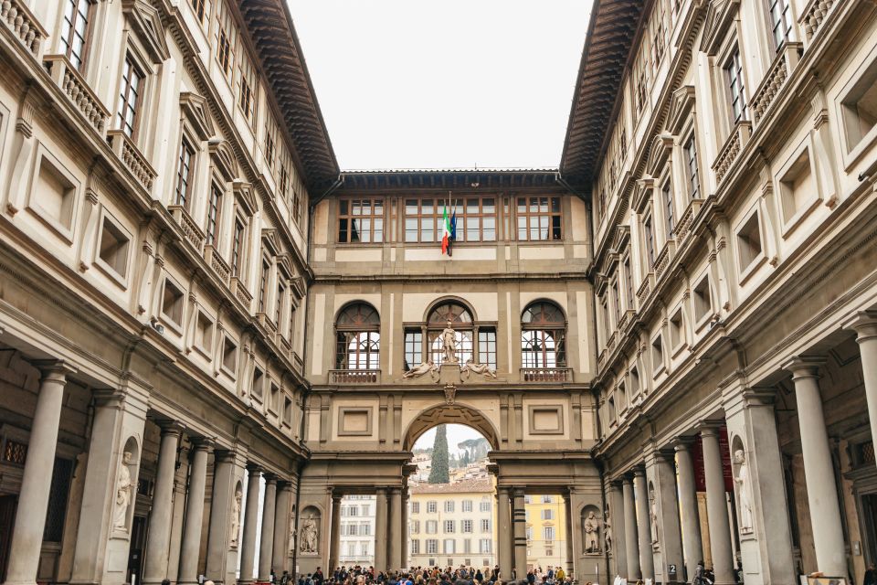 Florence: Skip-the-Line Uffizi Small Group Tour - Going up: the Uffizi stairs problem you can’t ignore