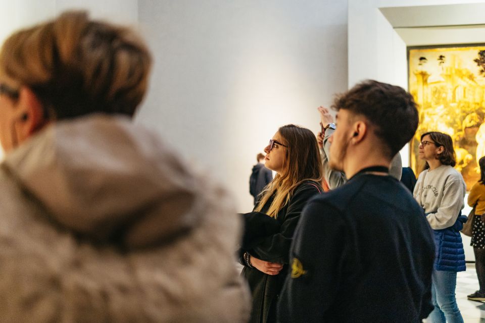 Florence: Skip-the-Line Uffizi Small Group Tour - Your start point and the short walk-in that changes everything