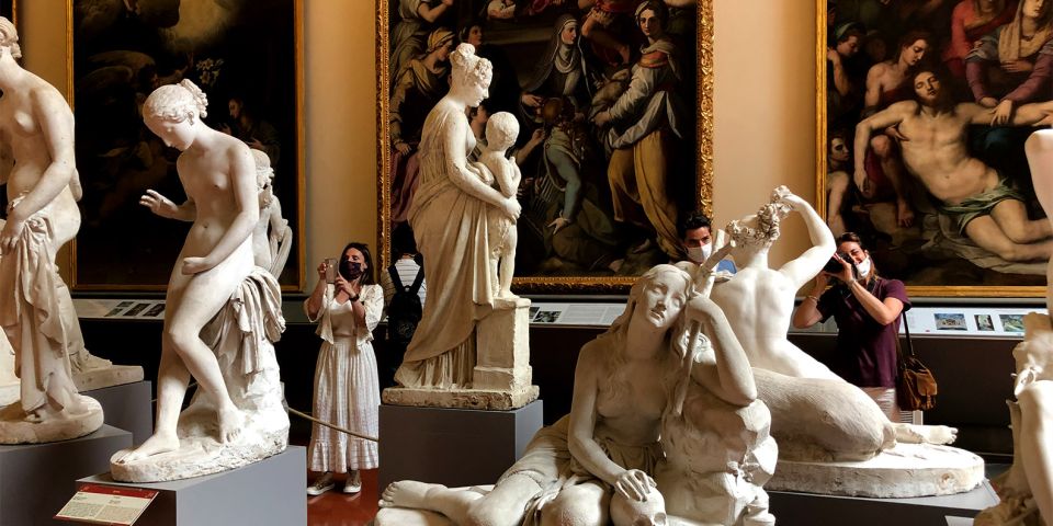 Florence: Timed Entry Ticket to Michelangelo's David & eBook - Painting Galleries on the Way Up: Giotto, Botticelli, and Medieval Altarpieces