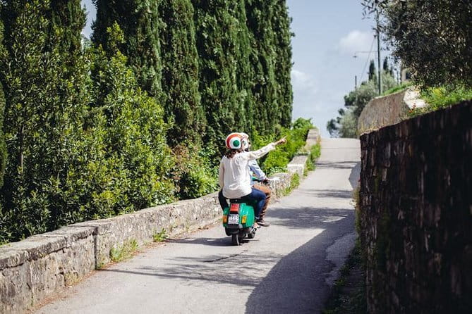 Florence Vespa Tour: Tuscan Hills and Italian Cuisine - Start in Florence, then switch to “hills mode”