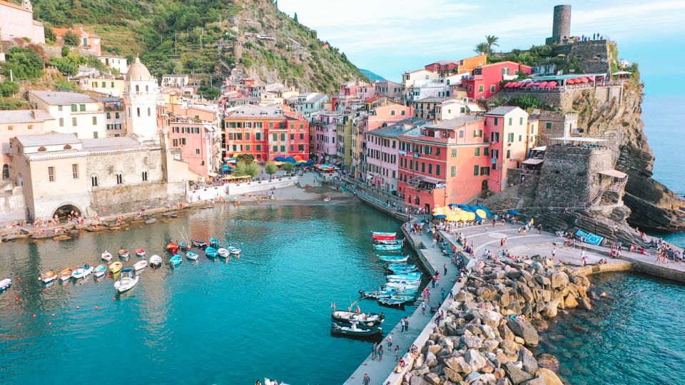 From Florence: Seaside Beauty Day Trip to Cinque Terre - Getting started in Florence: the meeting point that keeps it simple