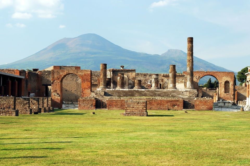 From Naples: Pompeii Skip-the-Line Entry Ticket and Tour - Pompeii in Two Hours: How the Route Is Designed