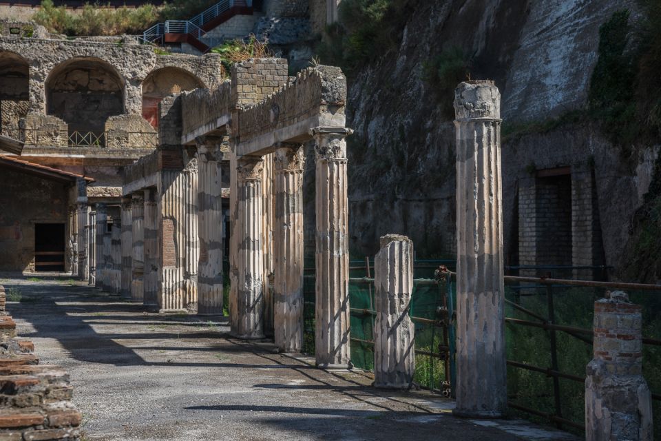 Herculaneum: Skip-the-Line Guided Tour with Archaeologist - Thermal baths and gymnasium-type spaces: daily routine made visible