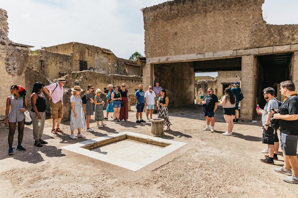 Herculaneum: Skip-the-Line Guided Tour with Archaeologist - Temple stops: Sacellum of the Augustales and the Forum