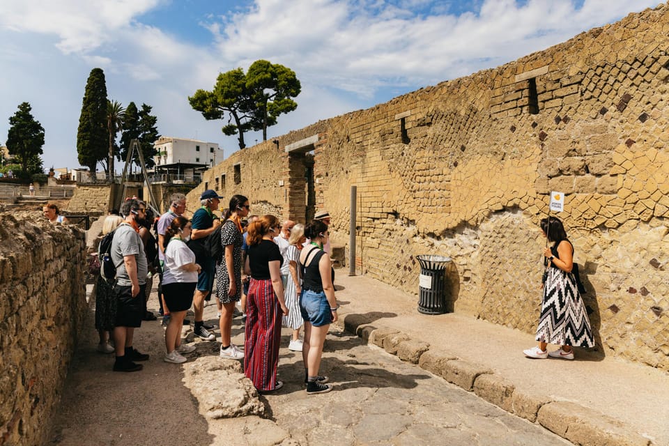 Herculaneum: Skip-the-Line Guided Tour with Archaeologist - Entering fast: where to meet and how to not miss your group