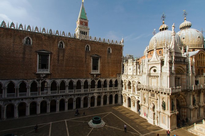 Legendary Venice: Doge's Palace, St Mark's & VIP Terrace Access - Bridge of Sighs: a short walk with a heavy mood
