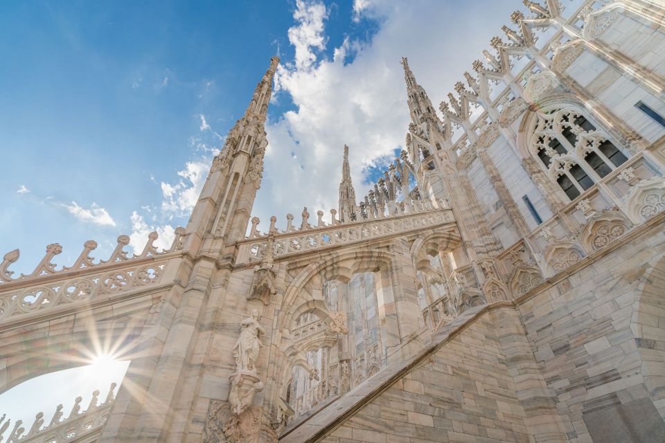Milan: Duomo Rooftop and Cathedral Guided Tour with Tickets - Duomo Museum and San Gottardo Time: What You Get With No Guide