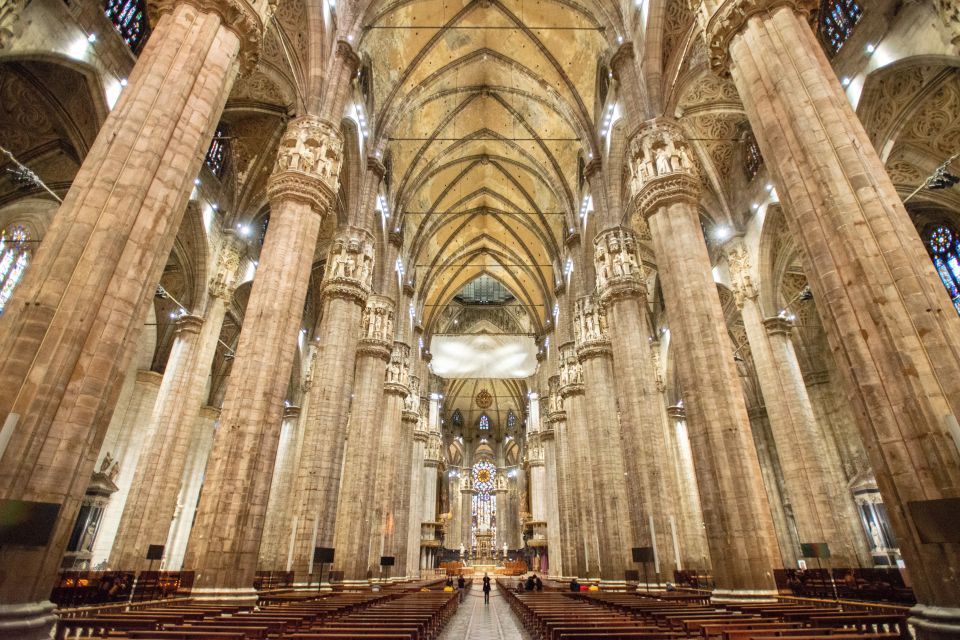 Milan: Fast-Track Milan Cathedral and Terraces Guided Tour - Skip the lines: entering the Duomo through a separate entrance