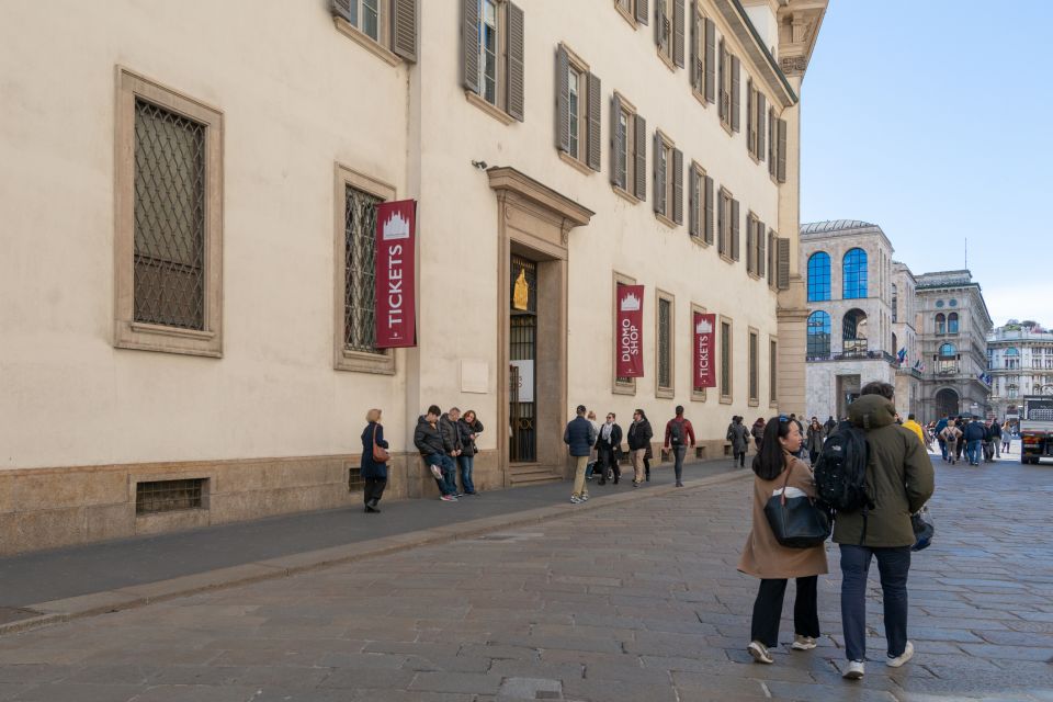 Milan: Fast-Track Milan Cathedral and Terraces Guided Tour - Rules that can slow you down: dress code, bags, and security checks
