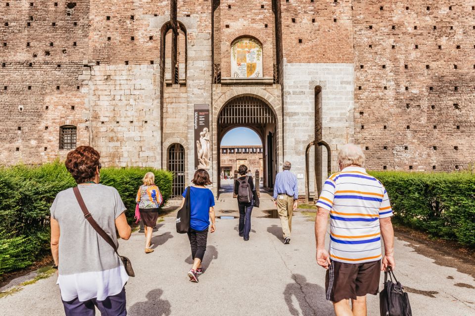 Milan: Guided Walking Tour & Last Supper Visit with Ticket - Meeting at Santa Maria delle Grazie: easy start, clear guide signal