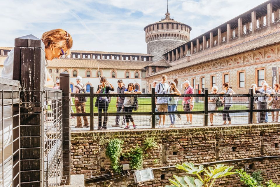 Milan: Guided Walking Tour & Last Supper Visit with Ticket - Skip-the-line Last Supper: fast entry and how to use the 15 minutes