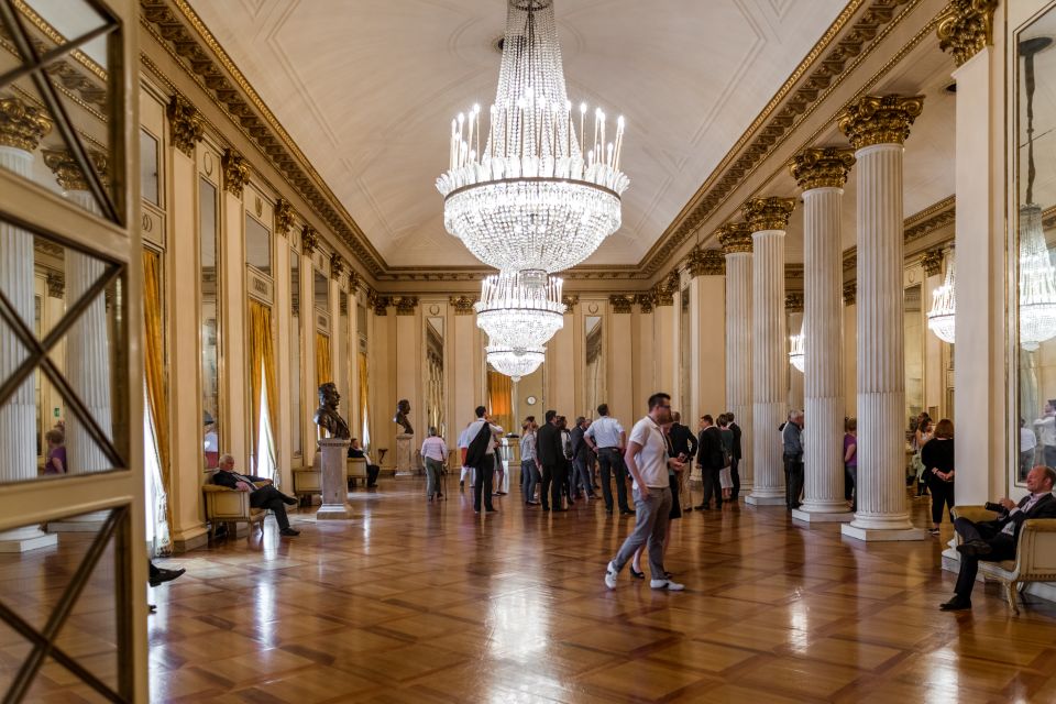 Milan: La Scala Theater & Museum Guided Experience - Meeting point, strict entry timing, and how to avoid stress
