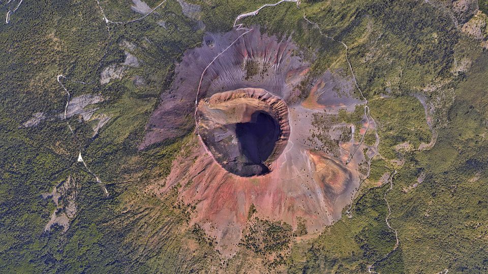 Mount Vesuvius: Skip-the-Line Ticket and Smart Digital Guide - What you’ll see at the top: Pompeii, Naples Bay, and a crater you can circle
