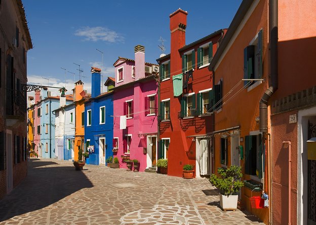 Murano, Burano and Torcello Half-Day Sightseeing Tour - Getting your bearings on Torcello: Santa Fosca and the strange calm of old Venice