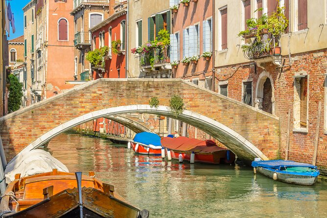 Murano & Burano Islands Guided Small-Group Tour by Private Boat - Should You Book This Murano & Burano Private Boat Tour?