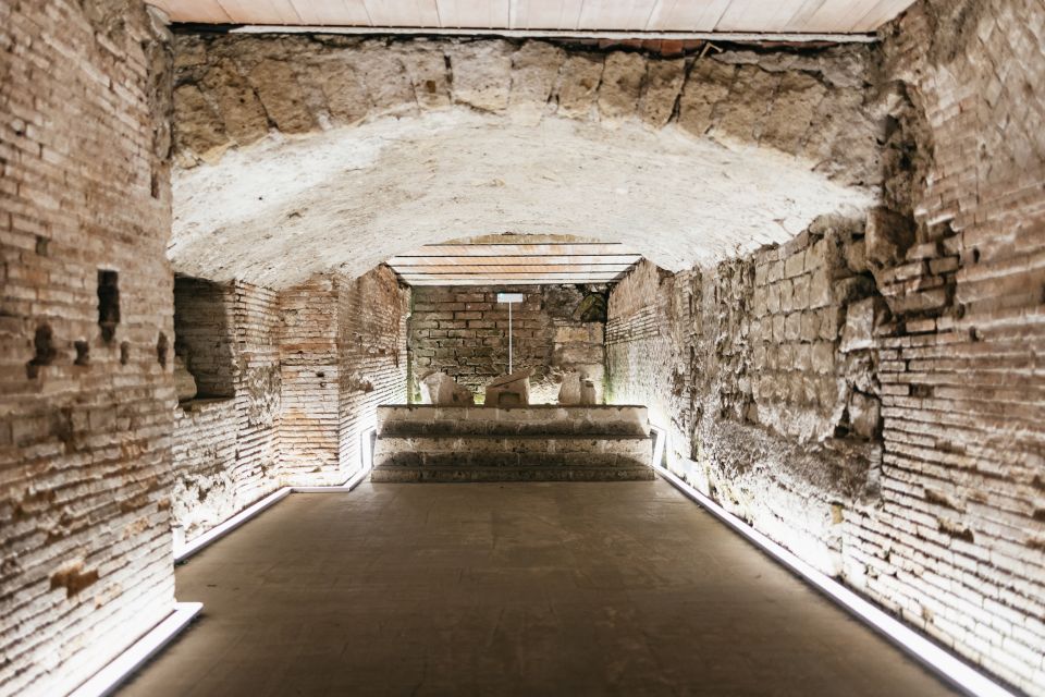 Naples: Naples Underground Entry Ticket and Guided Tour - The guide, the app, and the “don’t get lost” support