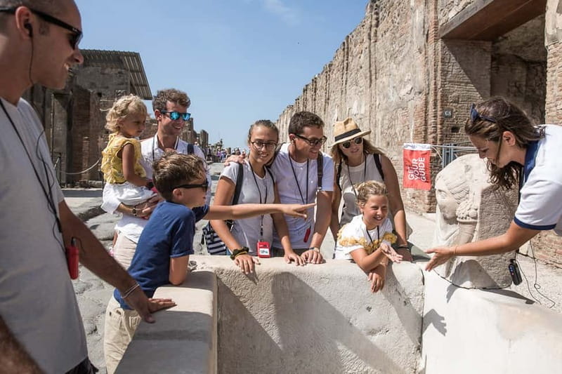 Naples or Sorrento: Full-Day Pompeii and Mount Vesuvius Tour - The short break after Pompeii: how to use your free time
