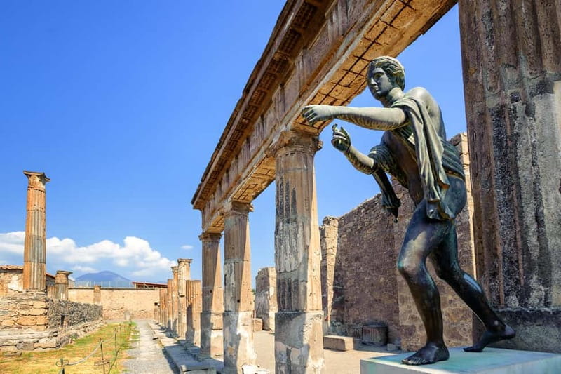 Naples or Sorrento: Full-Day Pompeii and Mount Vesuvius Tour - Summit views over the Bay of Naples: what makes it worth the effort