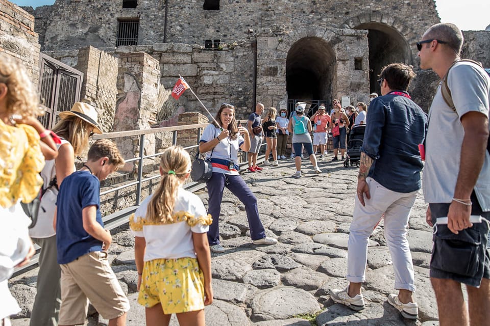 Naples or Sorrento: Full-Day Pompeii and Mount Vesuvius Tour - Pacing, crowds, and expectations: how to enjoy the schedule