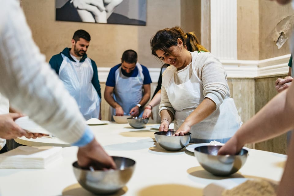 Naples: Pizza-Making Workshop with Drink and Appetizer - Who should book this workshop, and who might pass?