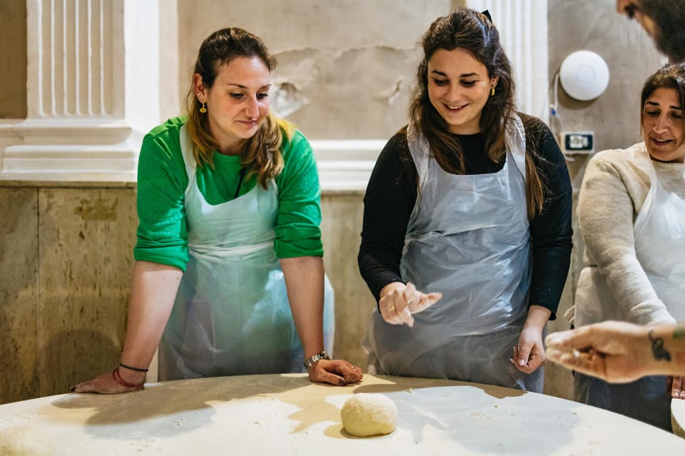 Naples: Pizza-Making Workshop with Drink and Appetizer - Practical tips so you enjoy the class more
