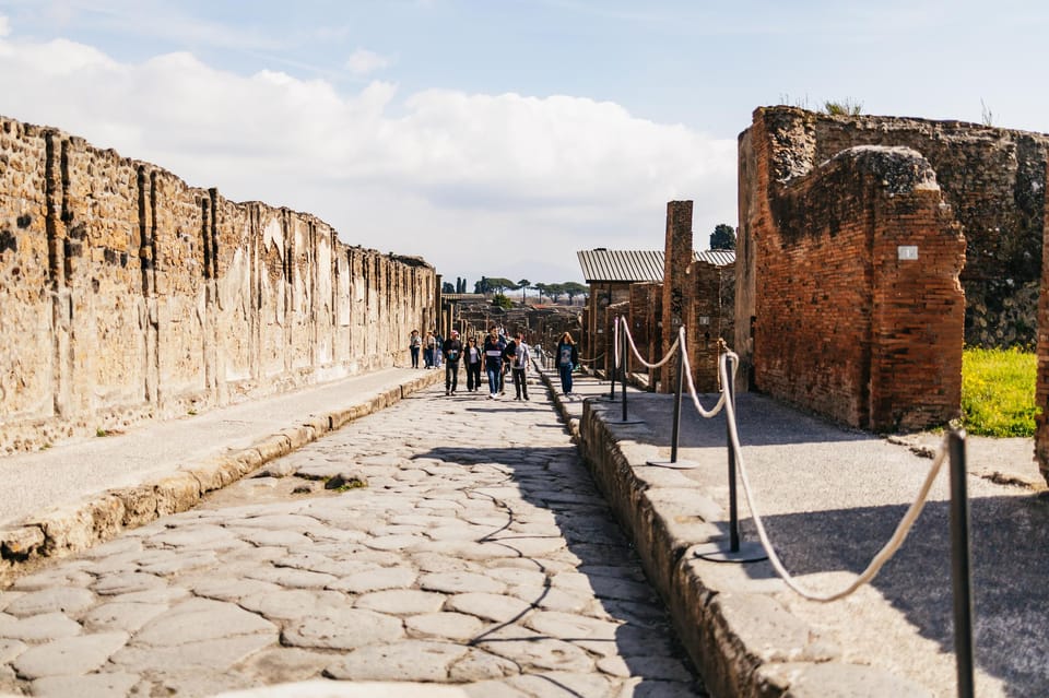 Naples: Pompeii and Mt. Vesuvius with Lunch and Wine Tasting - Pompeii Plus Vesuvius in One Day: Why This Mix Works