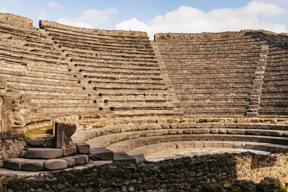 Naples: Pompeii and Mt. Vesuvius with Lunch and Wine Tasting - The Lunch and Wine Stop: Vineyard Views, Real Food, Real Pace