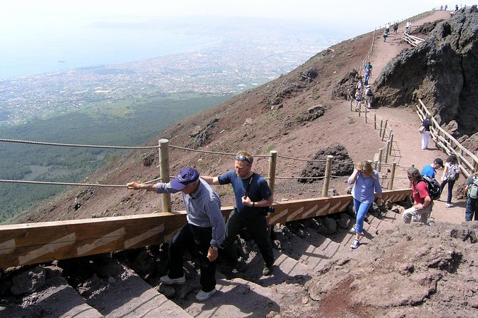 Naples: Pompeii & Mt Vesuvius All-Inclusive Small Group w/ Lunch - Volcano Lessons With Real-World Geology (Not Just Drama)