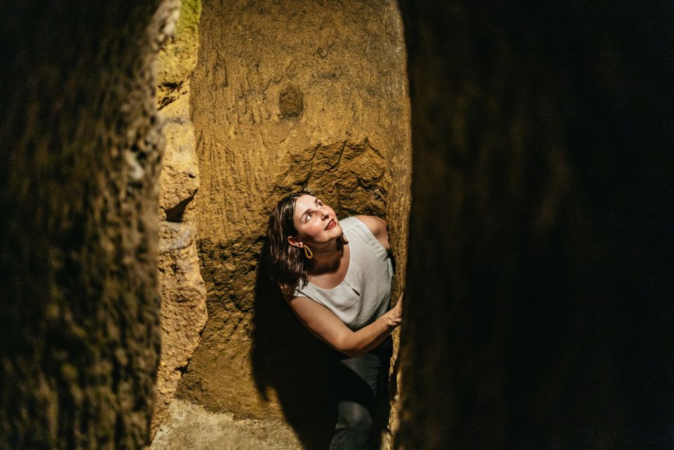 Naples: Spanish Quarters Underground Guided Tour - What to bring (and what to wear) for tight tunnels