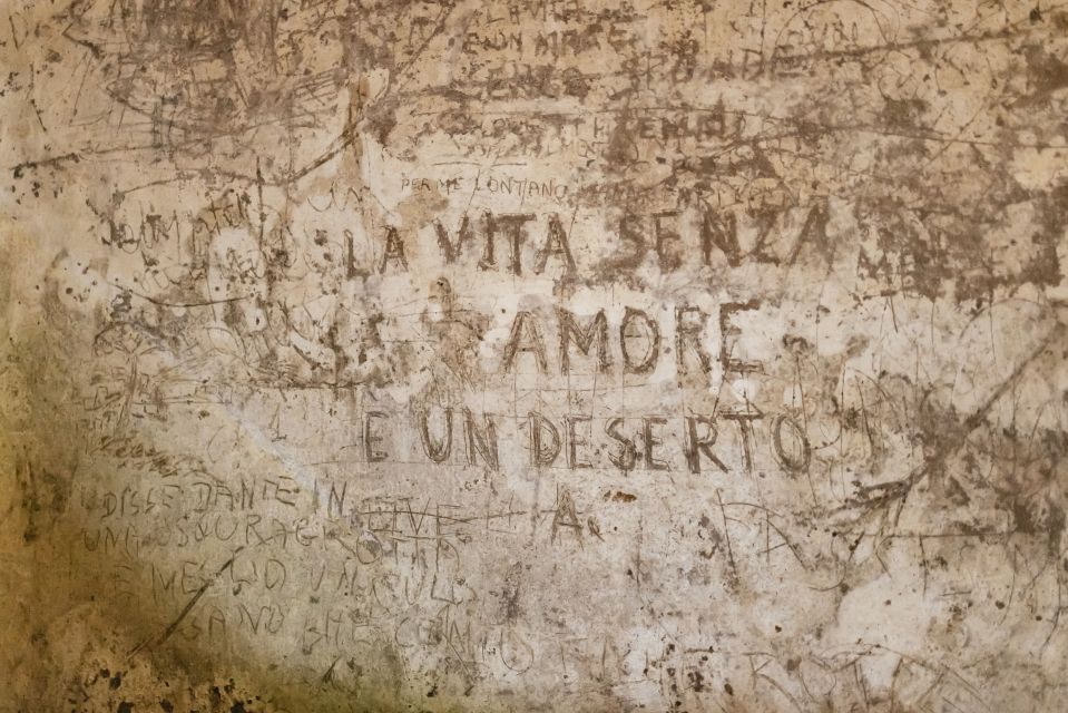 Naples: Spanish Quarters Underground Guided Tour - My take: who this tour suits best