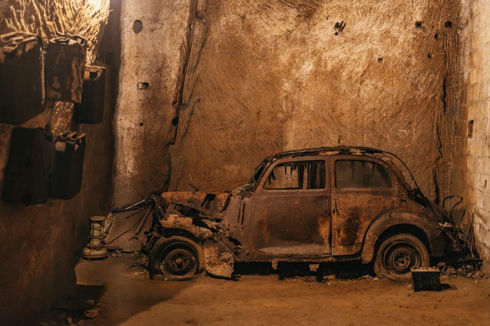 Naples: The Bourbon Tunnel Guided Tour with Entrance Ticket - What the 1-hour format feels like in practice