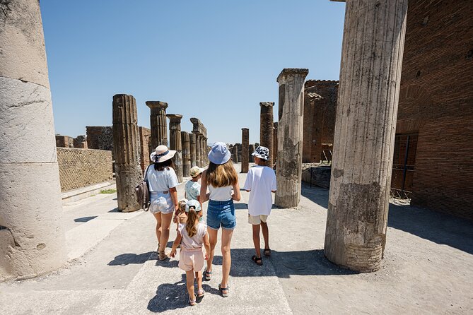 Pompeii and Mount Vesuvius Day Trip from Rome with Pizza Lunch - Ercolano and the 3-course pizza lunch with Bay of Naples views