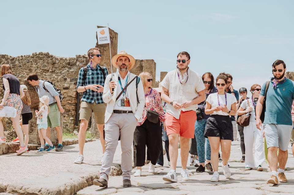 Pompeii: Entry Ticket and Guided Tour with an Archaeologist - The civic heart: Foro Civile di Pompei and what it meant