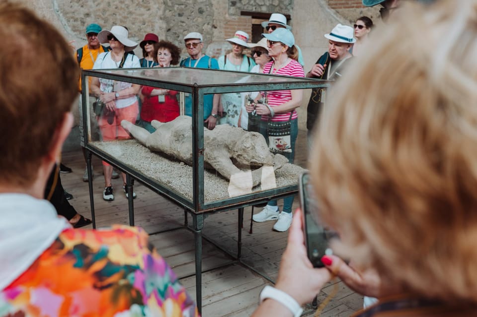 Pompeii: Entry Ticket and Guided Tour with an Archaeologist - Lupanar and the Termopolium: frank topics, real context