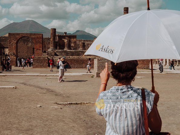 Pompeii: Small Group Tour with an Archaeologist - Pompeii with an archaeologist: what you’re really paying for