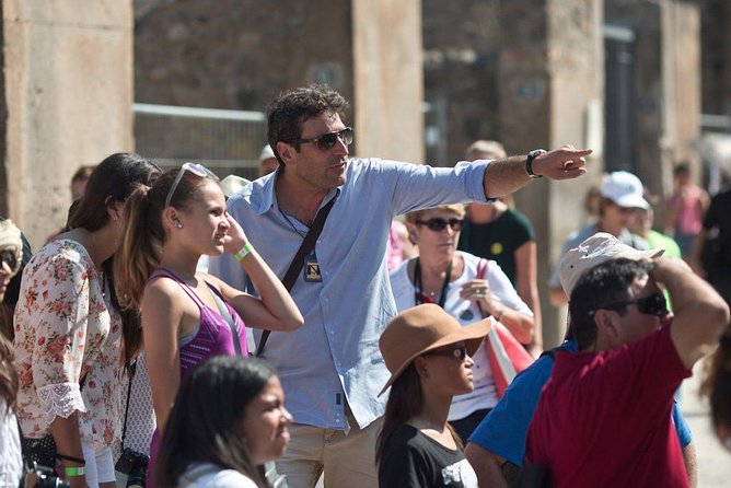 Pompeii: Small Group Tour with an Archaeologist - Frescoes, mosaics, and houses: House of the Vettii plus friends
